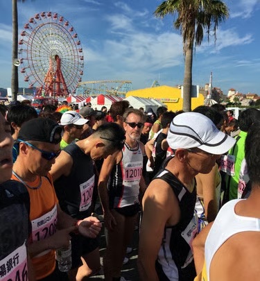 Runners gathering before the Wakaura Bay Half Marathon